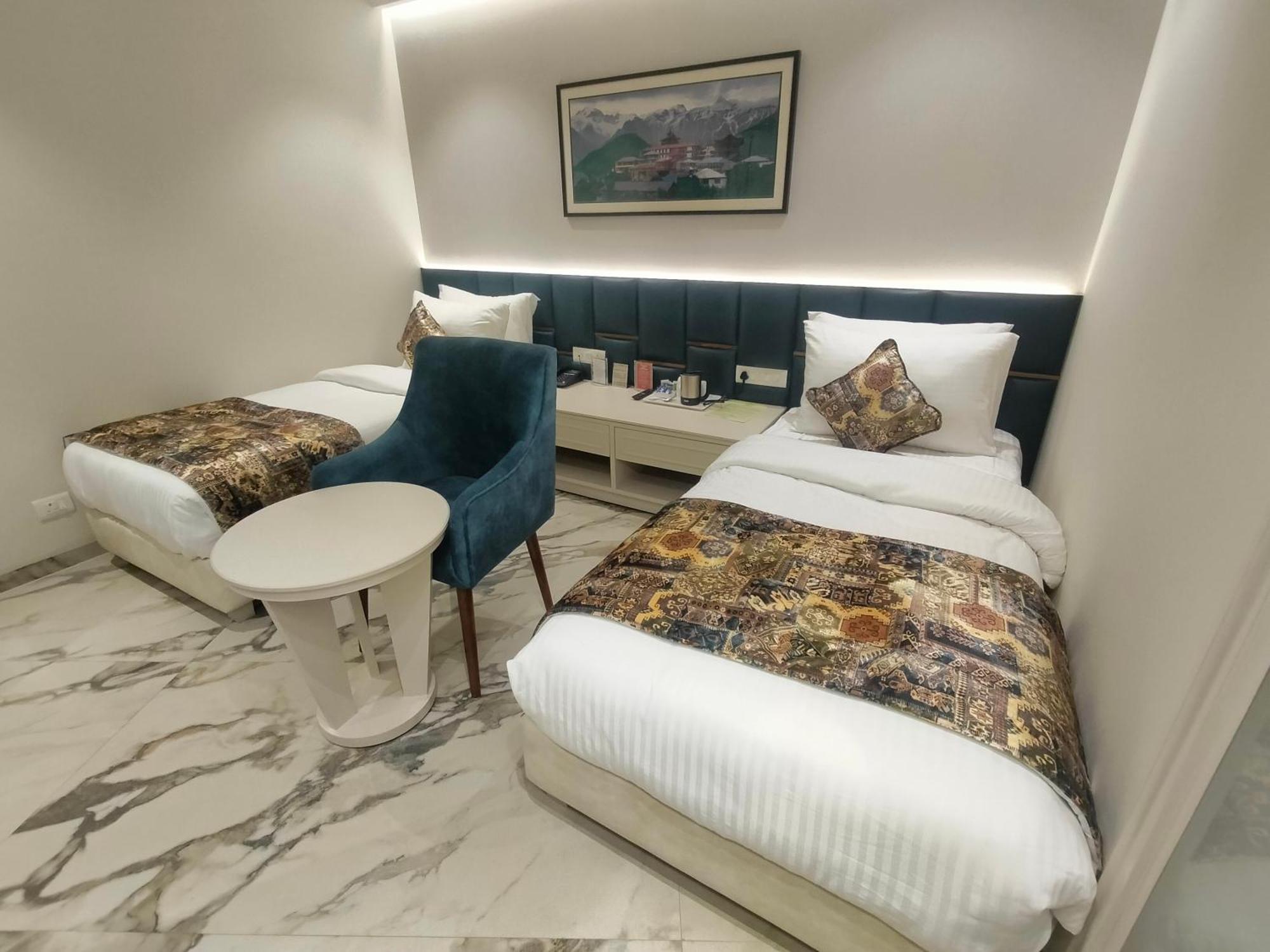 Hiraya Hotels Mohali エクステリア 写真