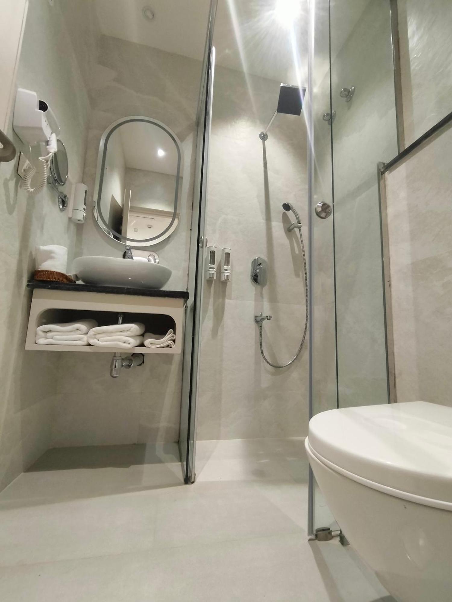 Hiraya Hotels Mohali エクステリア 写真