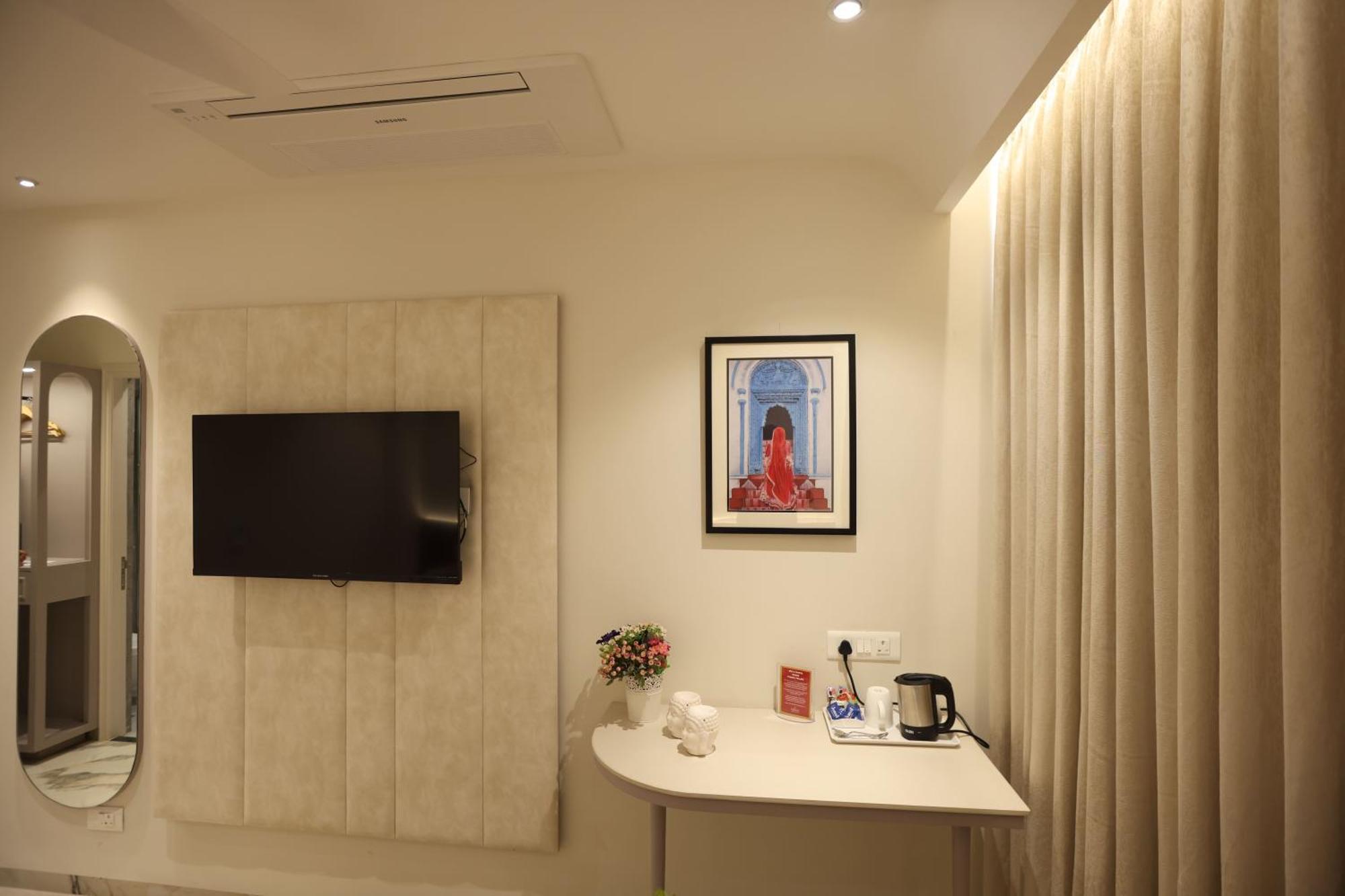 Hiraya Hotels Mohali エクステリア 写真