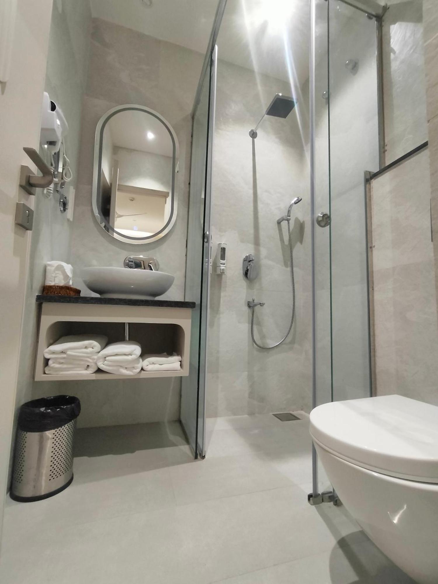 Hiraya Hotels Mohali エクステリア 写真