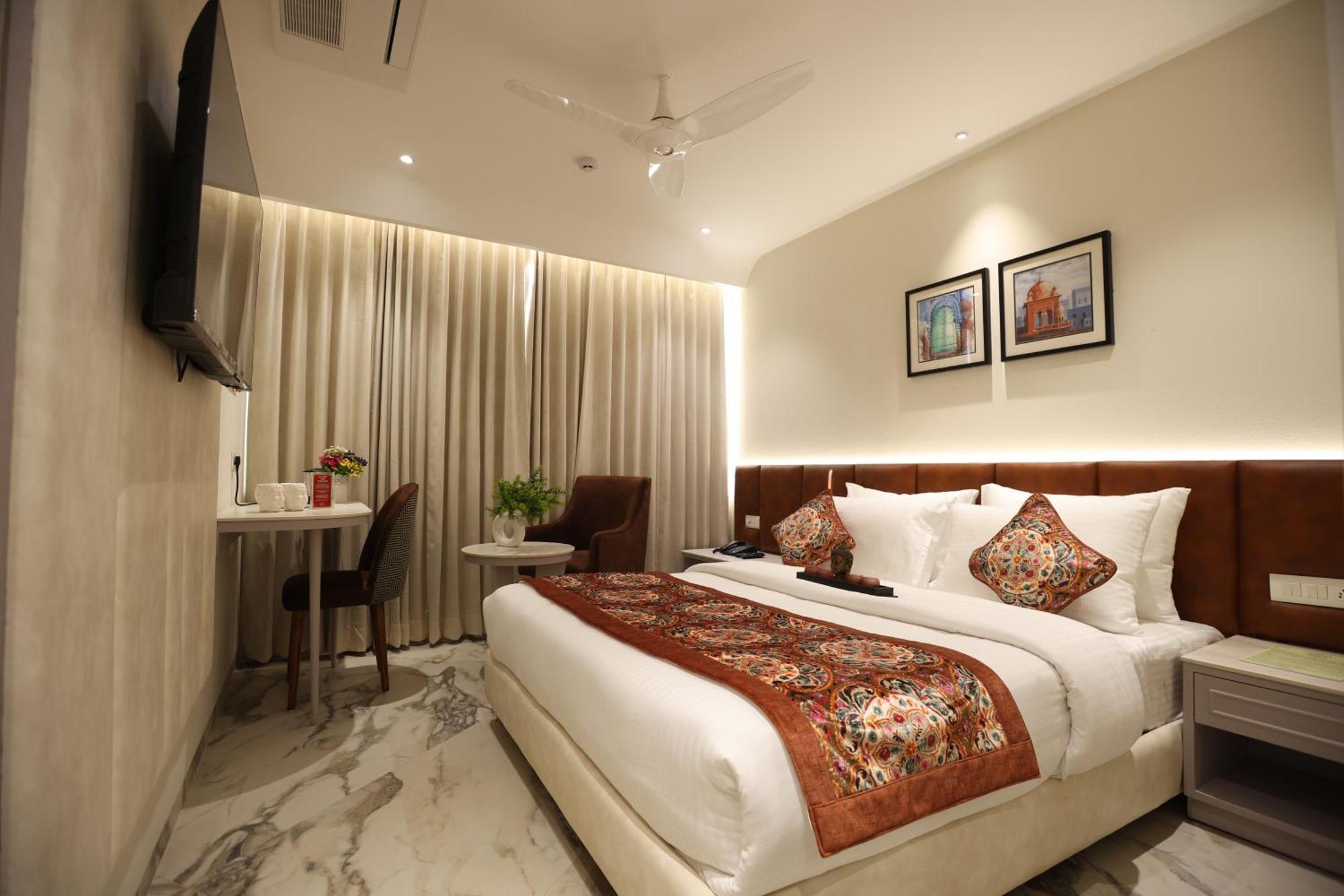 Hiraya Hotels Mohali エクステリア 写真